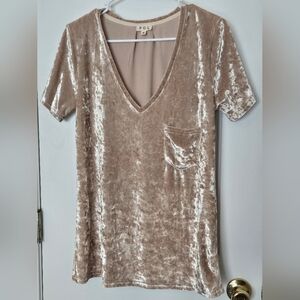 POL Crushed Velvet V-Neck Tee Pocket Cream Womens Size S